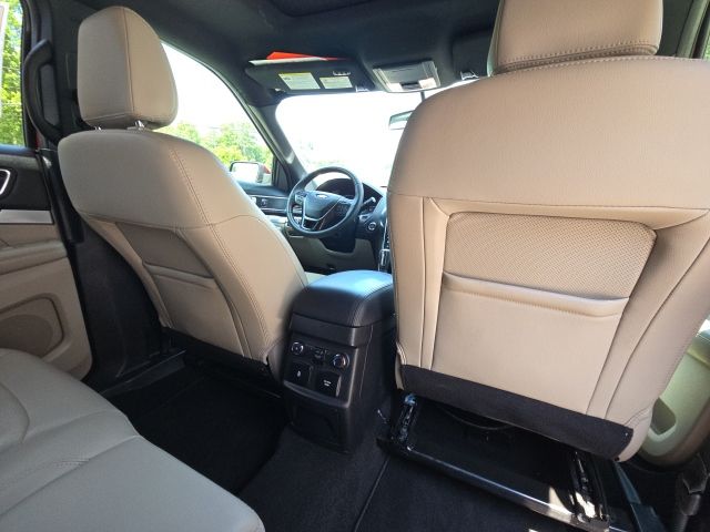 2018 Ford Explorer Limited:168944A