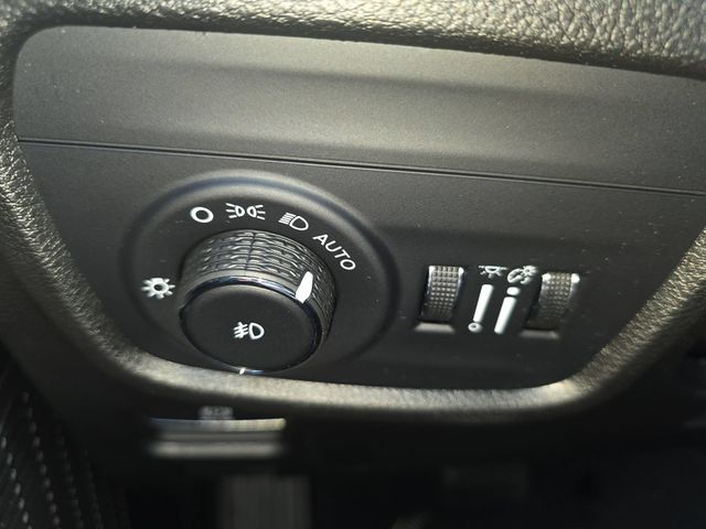 Used 2023 Bright White Clearcoat Jeep Limited image 28