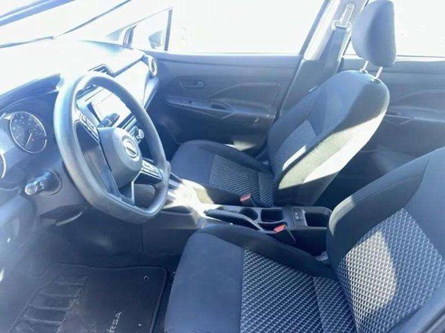 NissanVersa5