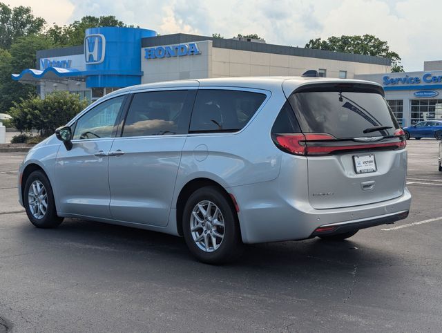 Used 2024 Silver Mist Clearcoat Chrysler Touring L image 5