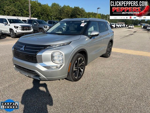 Alloy Silver Metallic 2023 Mitsubishi Outlander SUV / Crossover Front-Wheel Drive Continuously Variable Transmission