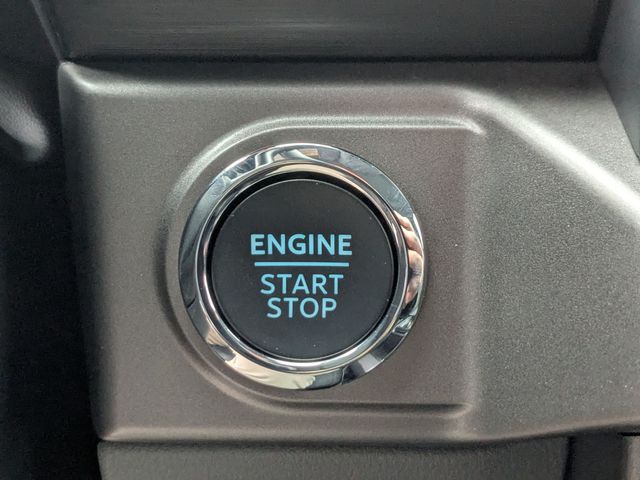2025 Ford F-150 XLT - Photo 17