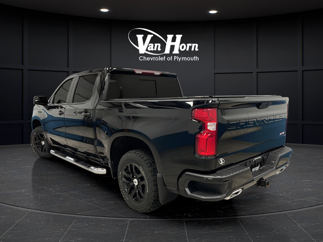 View vehicle photo 5