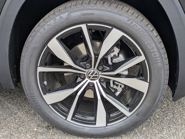 2026 Volkswagen Atlas Cross Sport 2.0T SEL Premium R-Line - 10