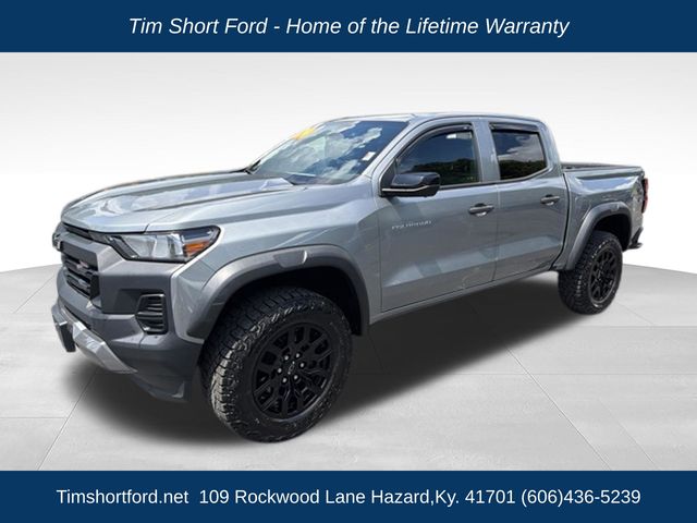 Sterling Gray Metallic 2024 Chevrolet Colorado Pickup Truck Four-Wheel Drive 8-Speed Automatic