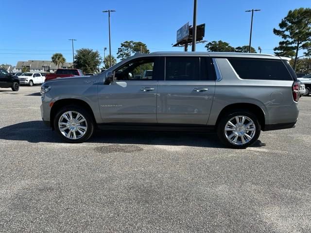 2023 Chevrolet Suburban High Country 2