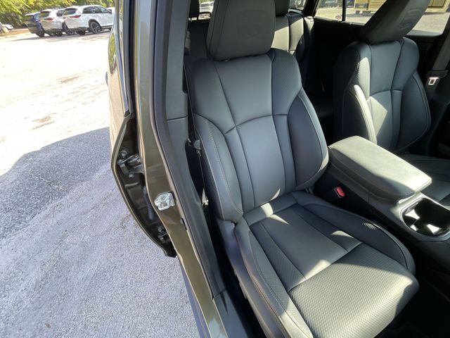 Used 2025 Green Subaru Wilderness image 27