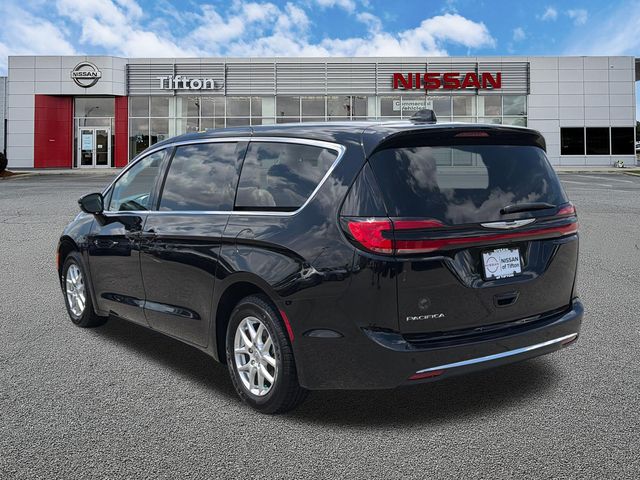 Used 2024 Chrysler Pacifica Van