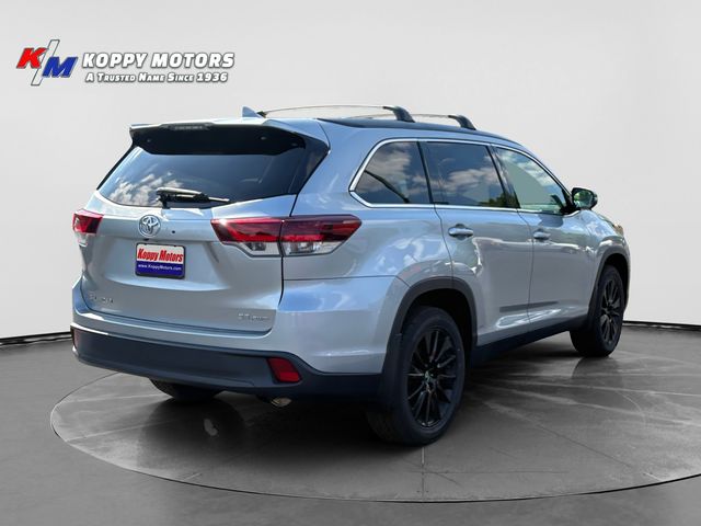 2019 Toyota Highlander SE - Celestial Silver Metallic exterior view 5