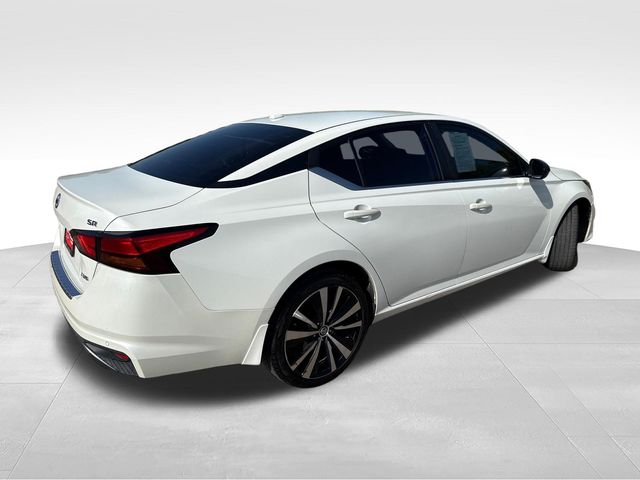 Used 2022 White Nissan 2.5 SR image 7