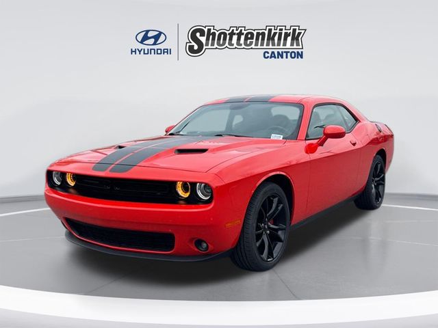 Go Mango! 2018 Dodge Challenger SXT RWD Coupe Rear-Wheel Drive 8-Speed Automatic