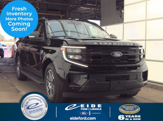 2025 Agate Black Metallic Ford Expedition Max Active 4X4 SUV