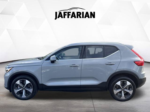 Used 2024 Volvo XC40 SUV