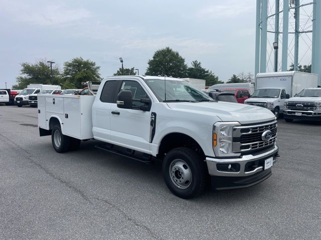2025 Ford F-350 Super Duty XL