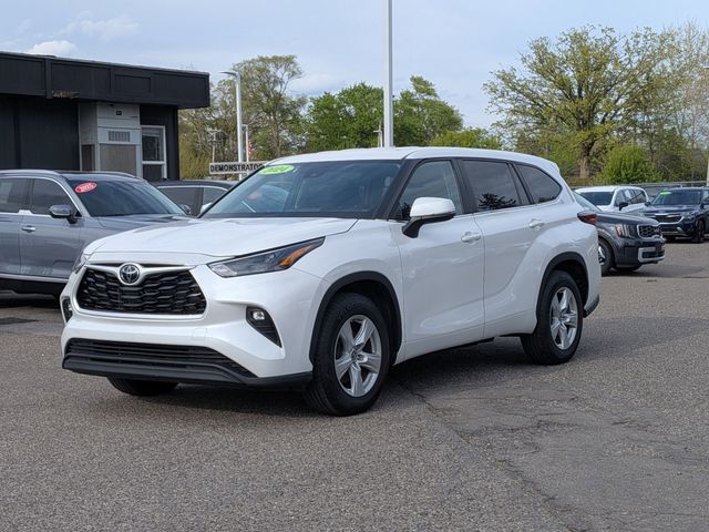 2024 Toyota Highlander LE