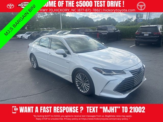 2019 Toyota Avalon Limited Hybrid's photo