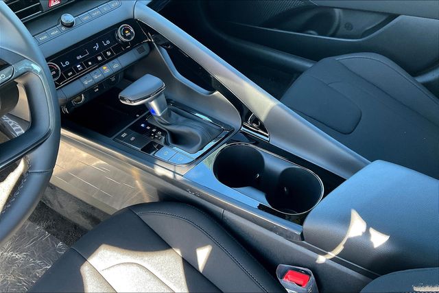 2025 Hyundai Elantra Hybrid SEL Sport photo