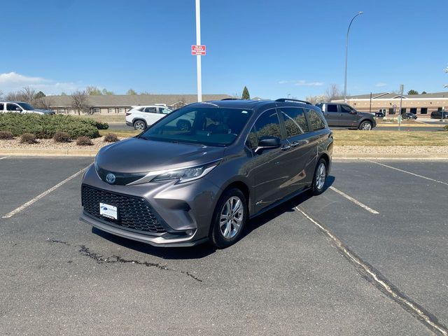 2021 Toyota Sienna XSE 7-Passenger AWD