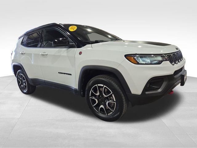 Bright White Clearcoat 2025 Jeep Compass SUV / Crossover Four-Wheel Drive 8-Speed Automatic