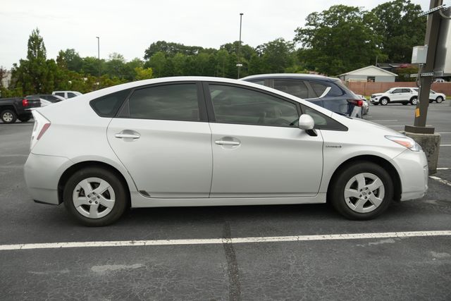 Used 2010  Toyota I image 9