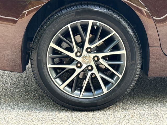 Used 2018 Lexus ES Sedan