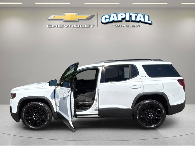 Used 2023 White GMC SLE image 9