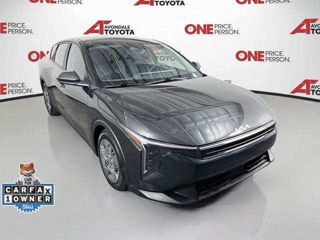 Gray 2025 Kia K4 Sedan Front-Wheel Drive Continuously Variable Transmission