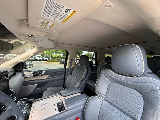 2019 Lincoln Navigator Black Label photo