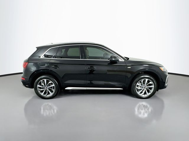 Thumbnail: 2023 Audi Q5 - 4