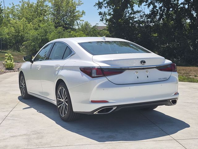 2025 Lexus ES - Image 3