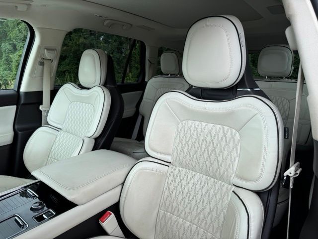 Used 2020 White Lincoln Black Label Grand Touring image 25