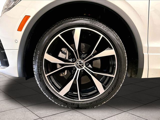 2024 Volkswagen Tiguan 2.0T SEL R-Line White at Sutliff Volkswagen