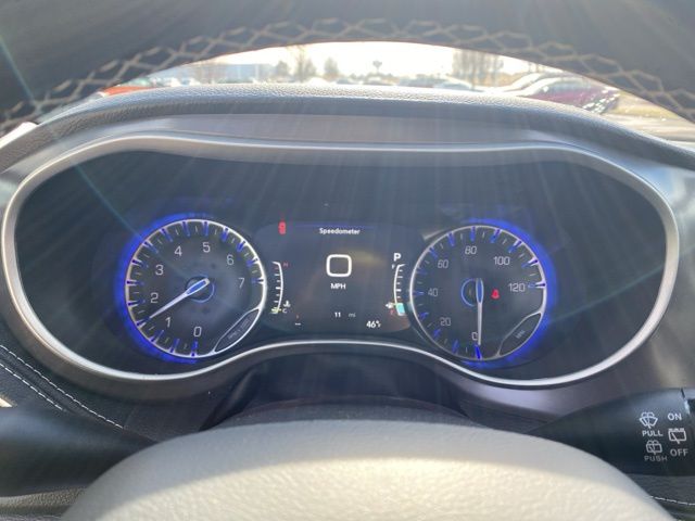 2026 Chrysler Pacifica Select - Diamond Black Crystal Pearlcoat exterior view 12