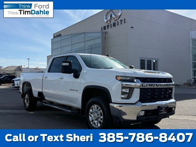 Summit White 2022 Chevrolet Silverado 3500HD Pickup Truck Four-Wheel Drive Automatic