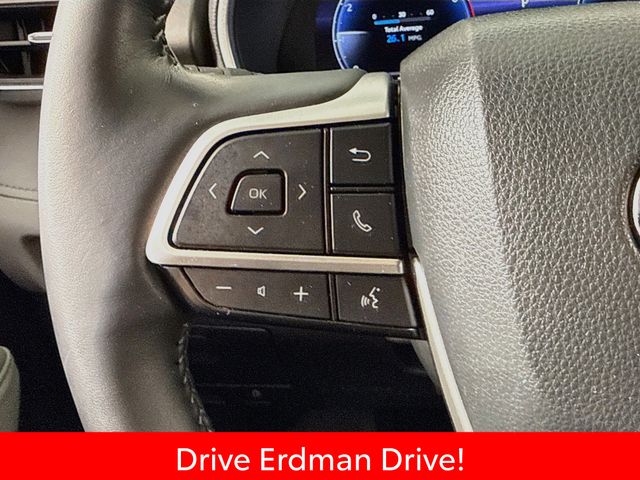 Used 2023 Toyota Highlander SUV