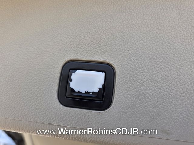 Used 2015 Silver Cadillac Premium image 15