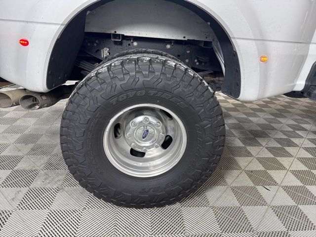 2024 Oxford White Ford Super Duty F-350 DRW XLT 4X4 Truck