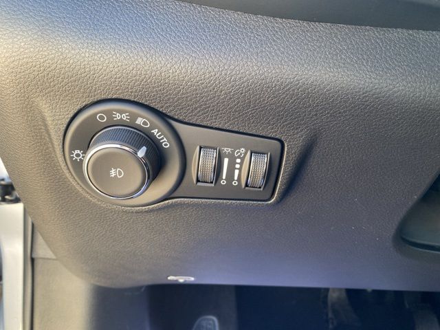 2026 Jeep Compass Limited - Silver Zynith Metallic Clearcoat exterior view 16