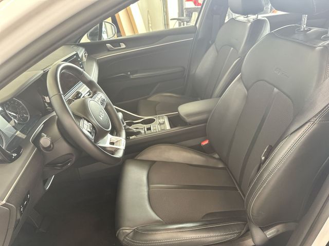 Used 2023 White Kia GT-Line image 15