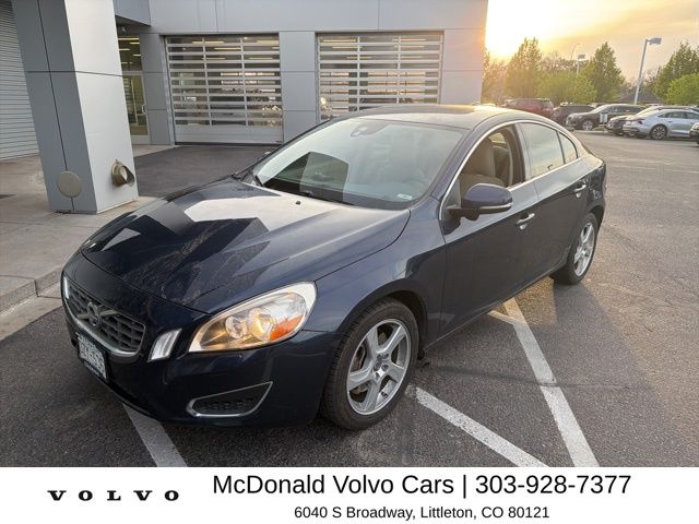 Caspian Blue Metallic 2013 Volvo S60 T5 AWD Sedan All-Wheel Drive 6-Speed Automatic