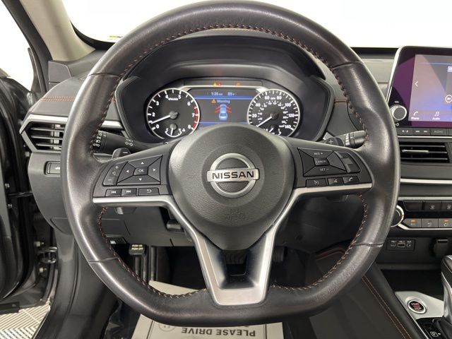 2022 Gun Metallic Nissan Altima 2.5 SR FWD Sedan