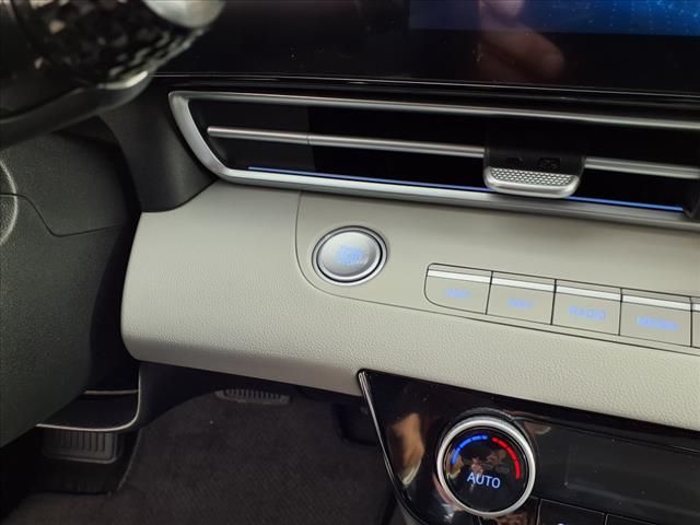 2025 Hyundai Elantra Limited photo