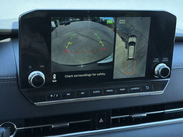 Used 2024 Black Mitsubishi  image 24