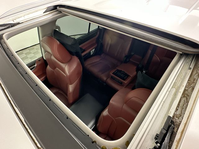 2016 Lexus LX 570 23