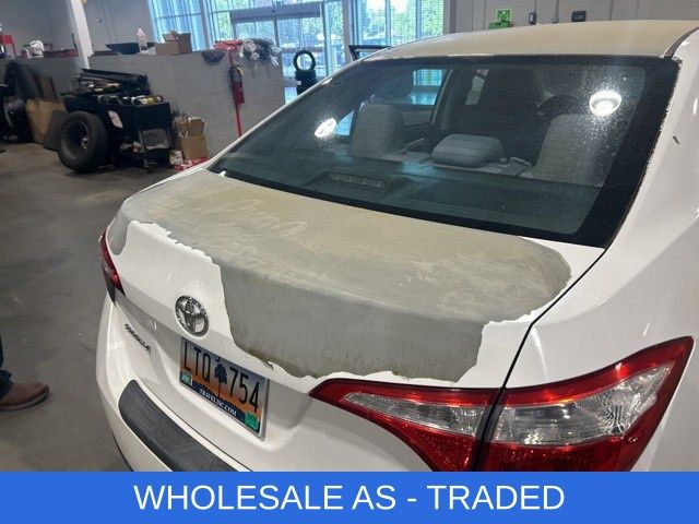 2014 Super White Toyota Corolla LE FWD Sedan