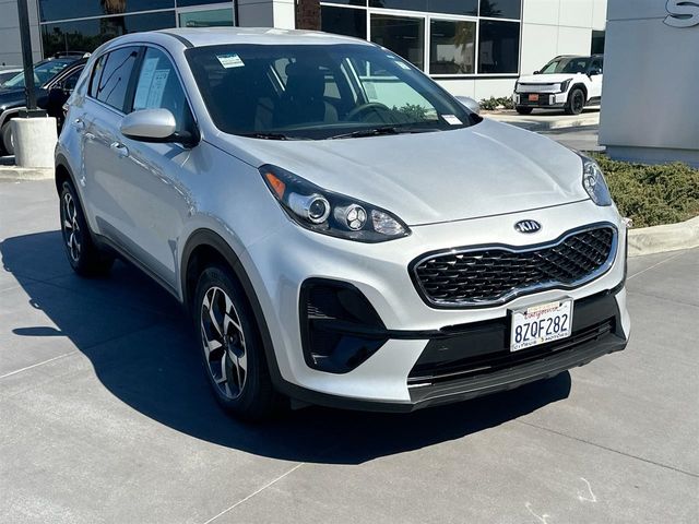 Sparkling Silver 2022 Kia Sportage SUV / Crossover Front-Wheel Drive 6-Speed Automatic Overdrive