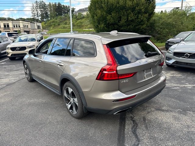 Used 2020  Volvo T5 image 3