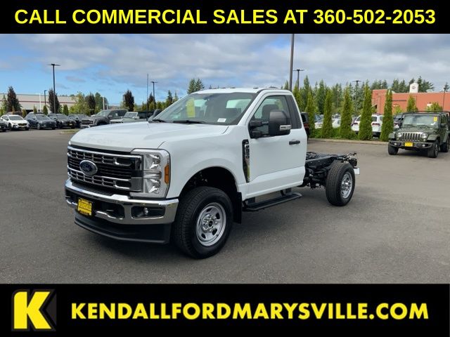 New 2025 Ford F-350SD XL 4WD 2D Standard Cab/Chassis
