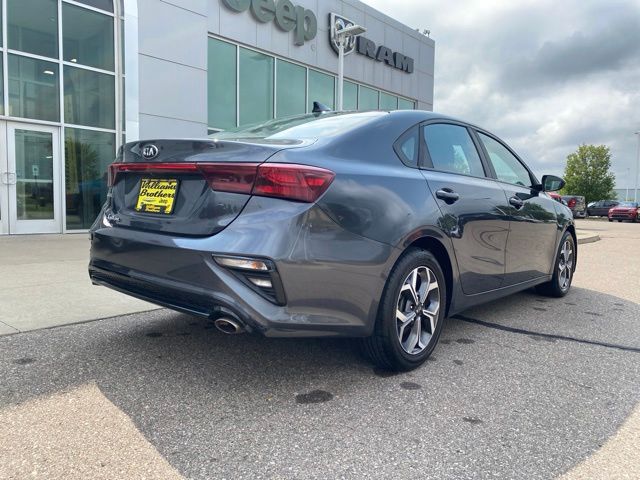 2019 Kia Forte LXS - Grey exterior view 5