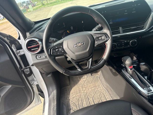 2024 Summit White Chevrolet Trax 2RS FWD SUV
